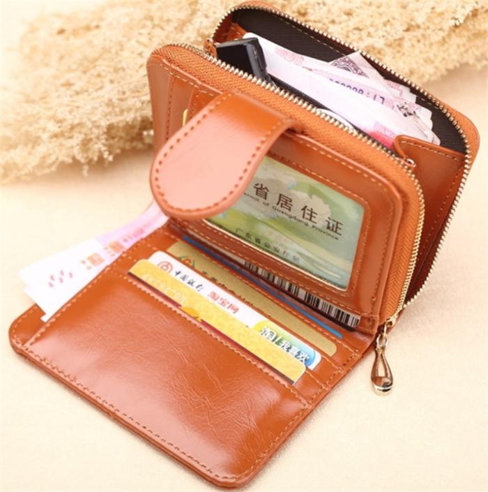 Women's Short Oil Wax Leather Hand Wallet
